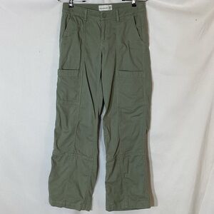 Girl’s ABERCROMBIE KIDS low rise baggy cargo pants green size 15/16
